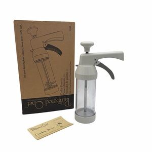 Pampered Chef Cookie Press with Disks In Original Box